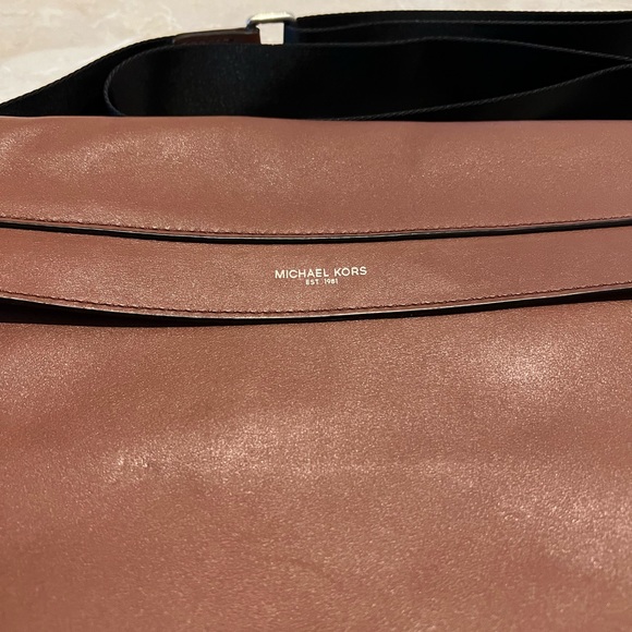 Michael Kors Men’s Leather Messenger Bag - Picture 2 of 7